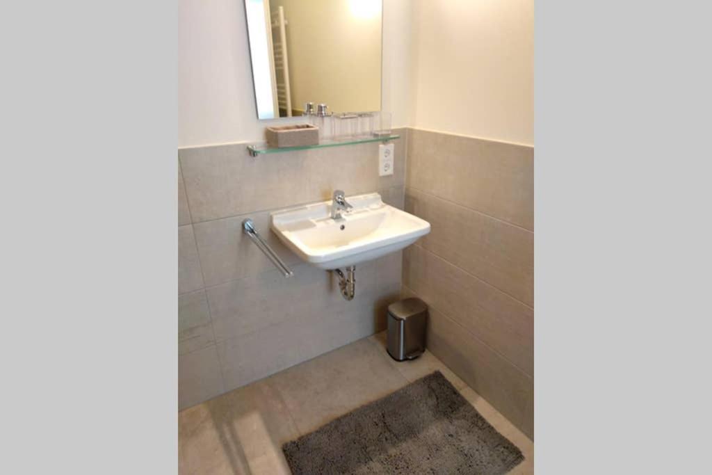 טרייר Pearl Studio Apart - King Bed - Netflix - Projector - Fast Wi-Fi מראה חיצוני תמונה