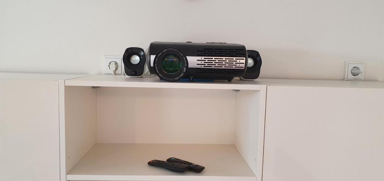 טרייר Pearl Studio Apart - King Bed - Netflix - Projector - Fast Wi-Fi מראה חיצוני תמונה